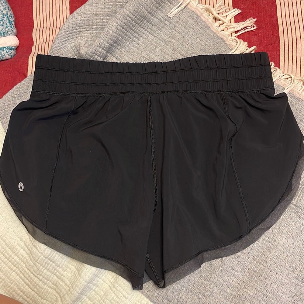 Lululemon shorts 🍋